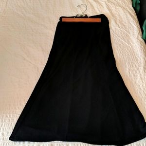 Black stretch waist band slinky skirt